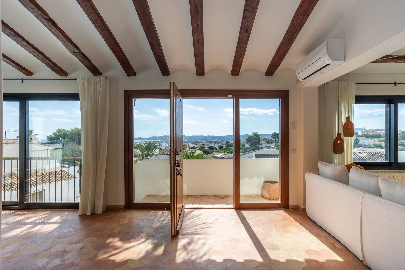 VILLA EN PUCHOL JAVEA CON VISTAS AL MAR