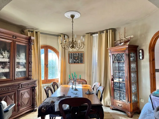 Charmante Villa mit 5 Schlafzimmern und Meerblick in Benitachell