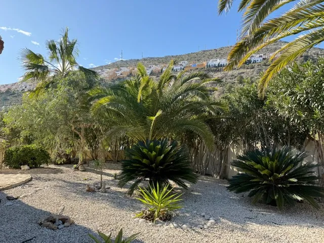 Charmante Villa mit 5 Schlafzimmern und Meerblick in Benitachell