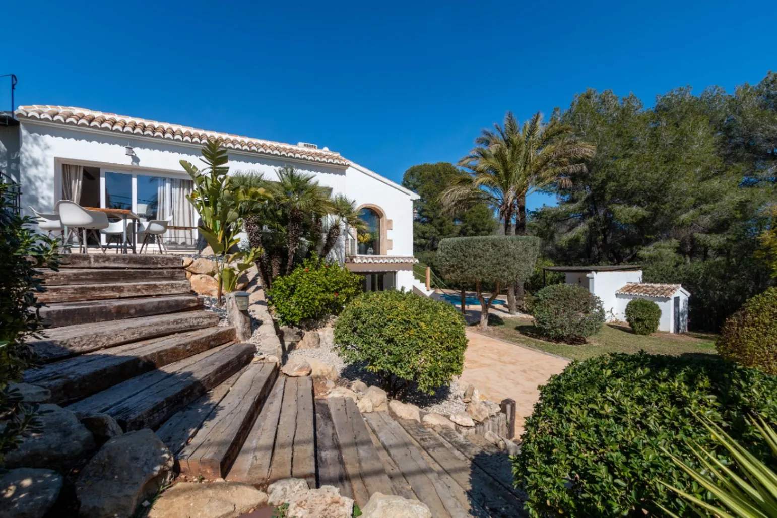 Elegante Chalet en la Prestigiosa Urbanización La Lluca, Jávea