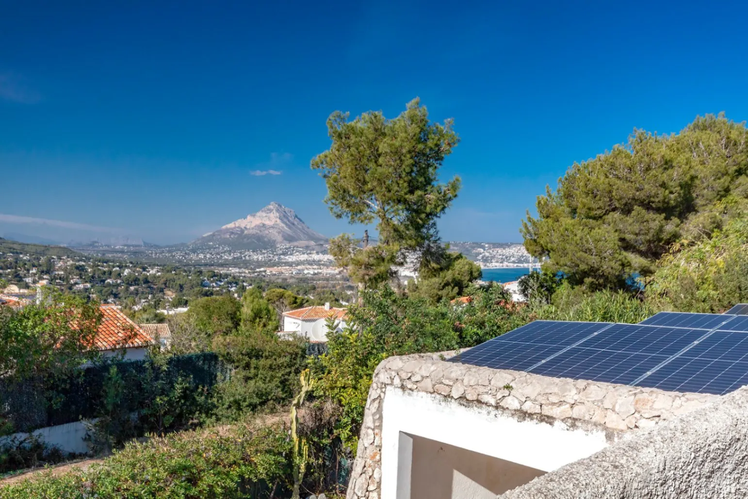 VILLA EN VENTA EN PORTICHOL, JÁVEA