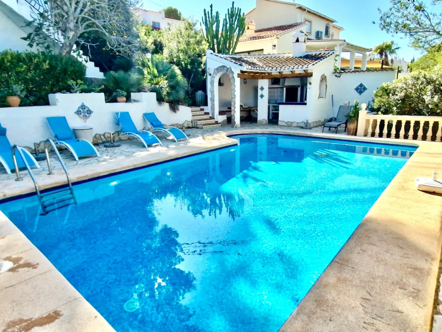 Venta. Chalet/Villa en Jávea