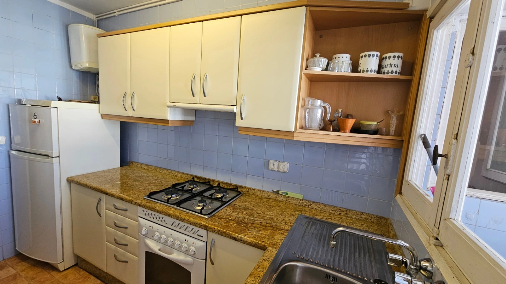EXCLUSIVO APARTAMENT FRENTE AL MAR