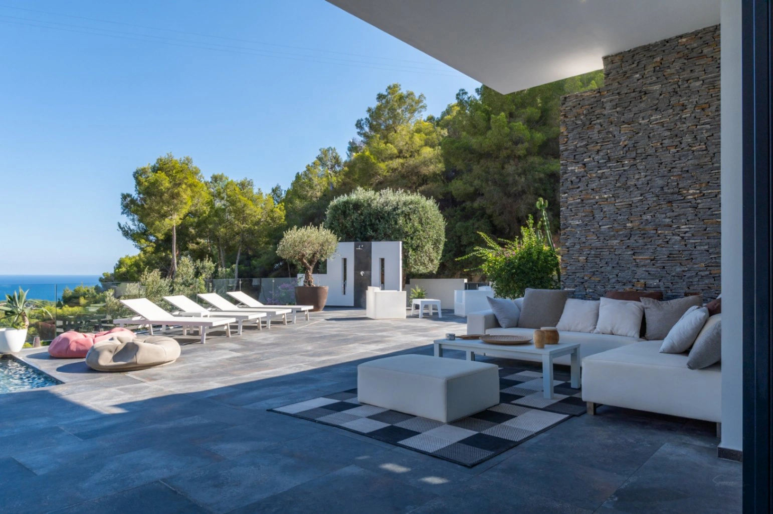 Indrukwekkende villa met panoramisch uitzicht op zee nabij Moraira