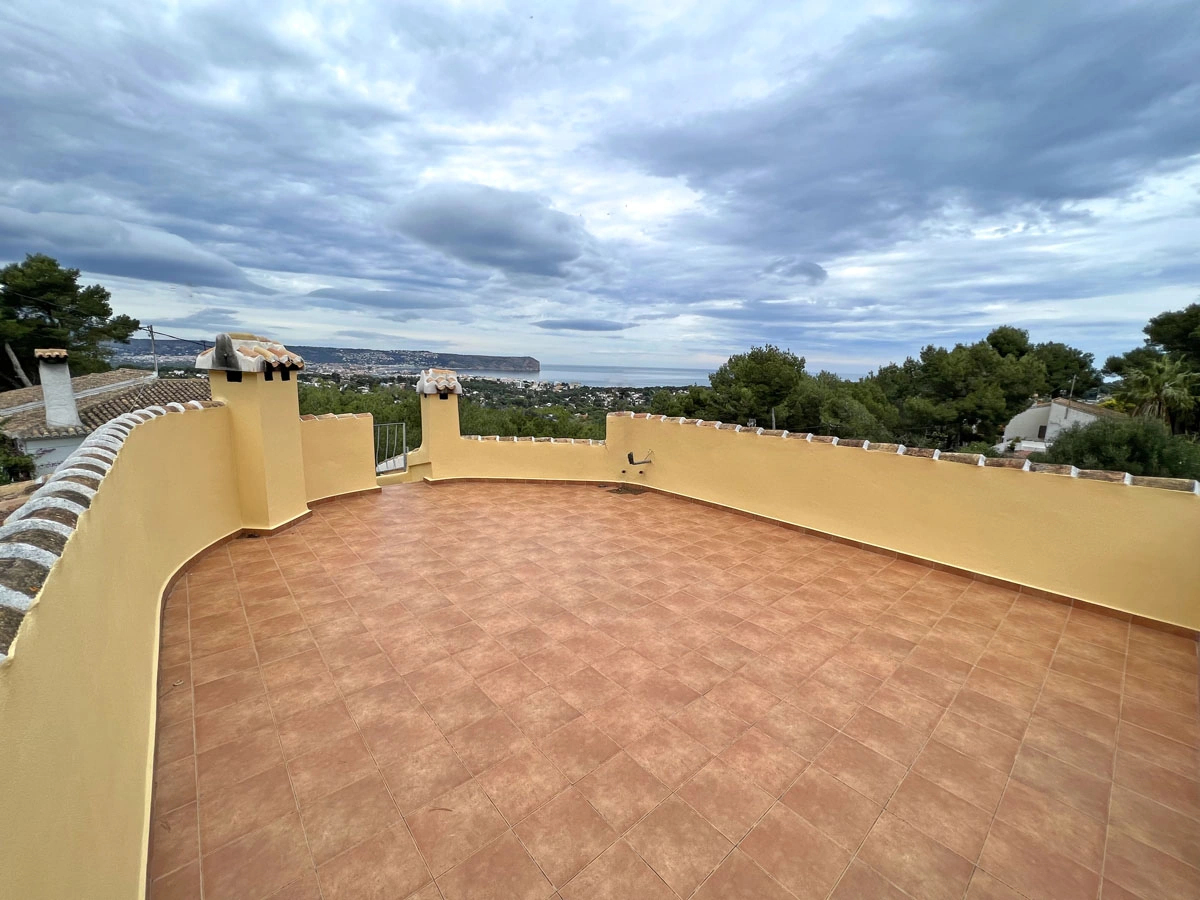 Villa cerca de la playa con vistas al mar en Jávea