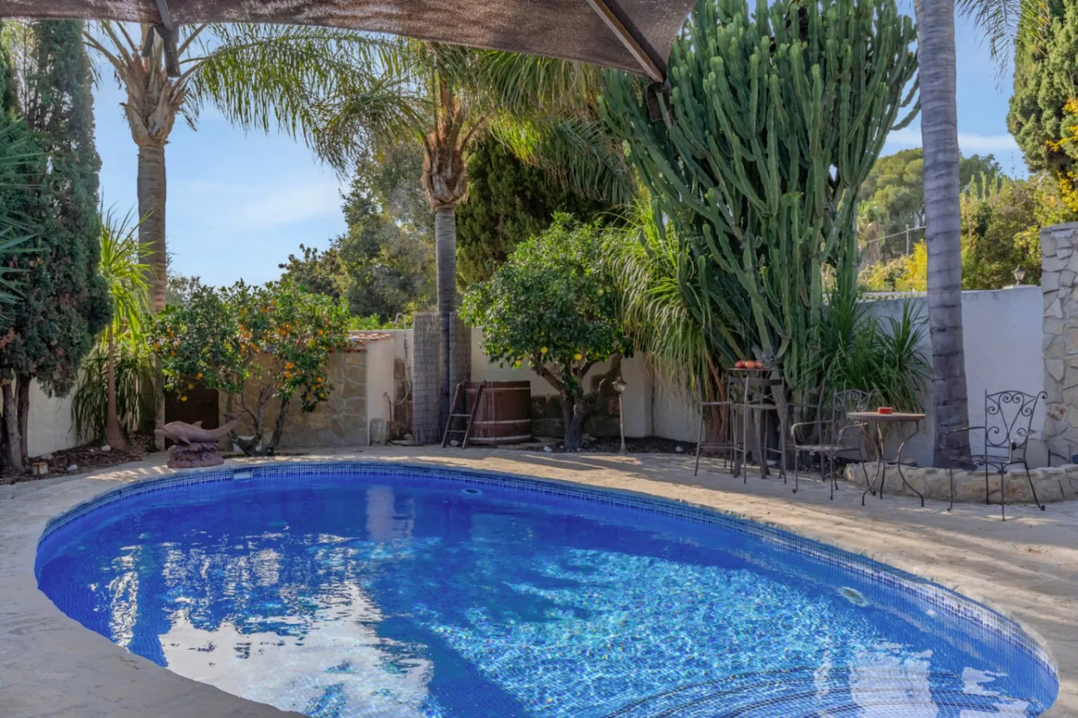 Villa con apartamento de invitados, totalmente renovada y cerca del casco antiguo de Jávea
