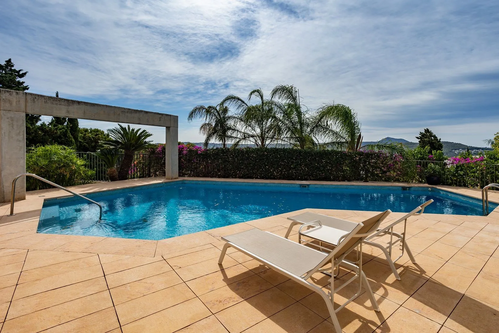 7 BEDROOM VILLA FOR SALE IN JAVEA-PUCHOL