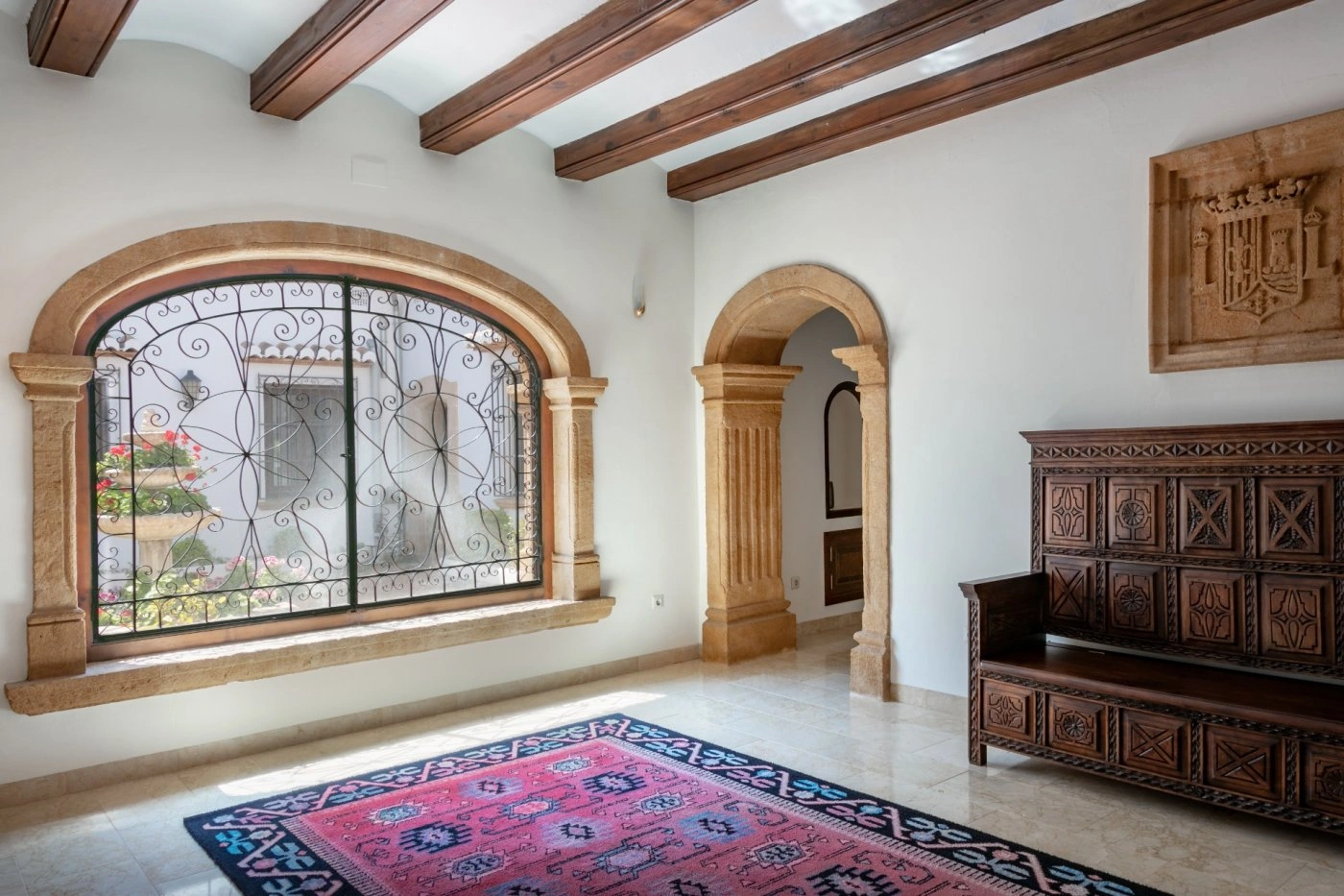 Large Villa with guest house in Jávea and plot 5.835m2