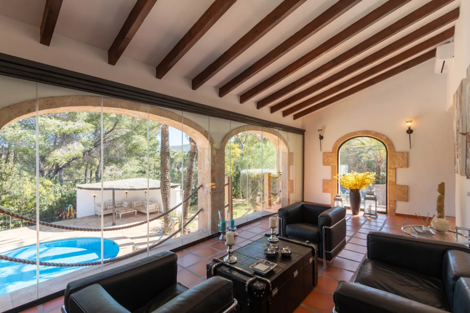 Elegante Chalet en la Prestigiosa Urbanización La Lluca, Jávea
