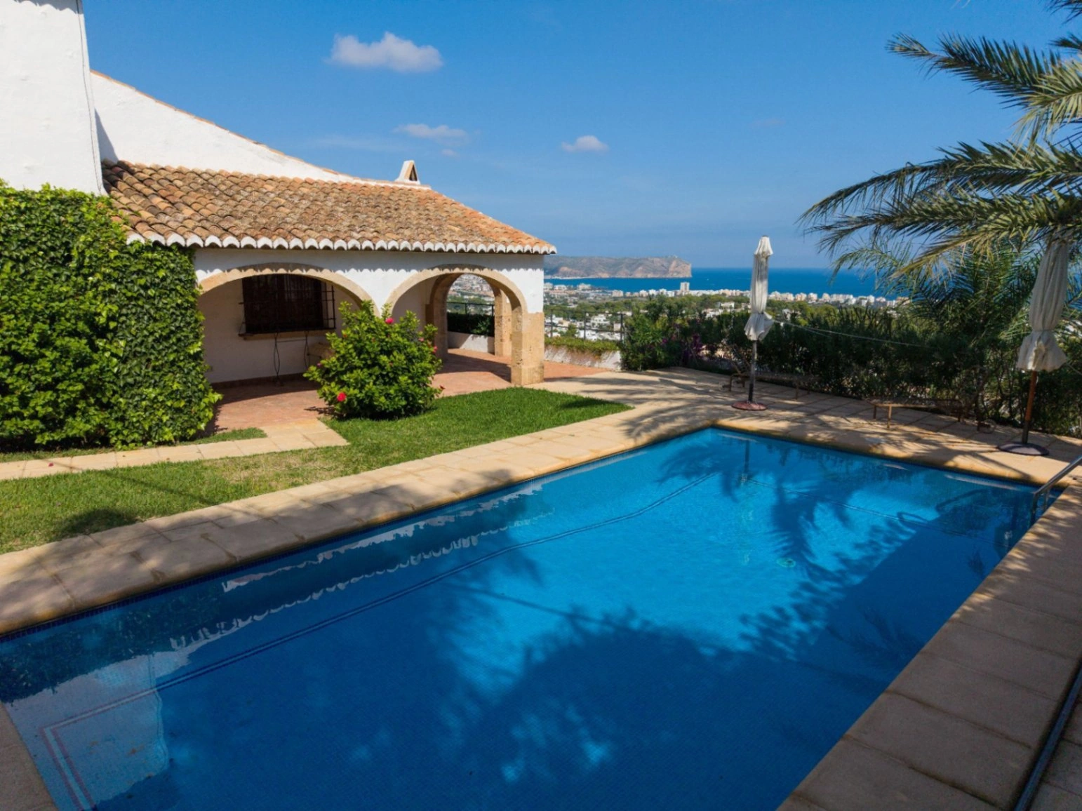Exclusiva villa con vistas al mar y al Montgó en El Tosalet, Jávea
