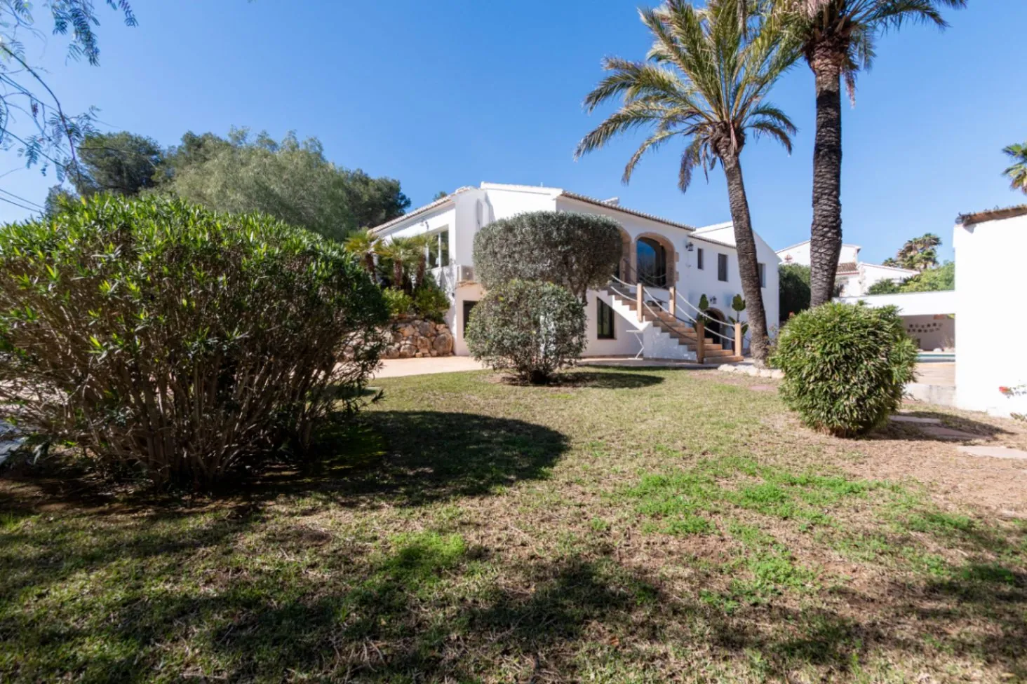 Elegante Chalet en la Prestigiosa Urbanización La Lluca, Jávea