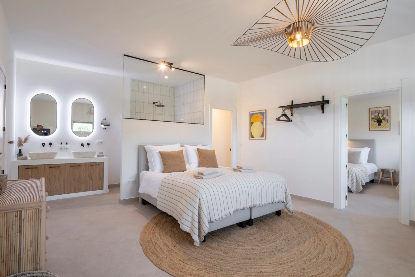 Recently renovated villa with stunning panoramic views of Jávea.