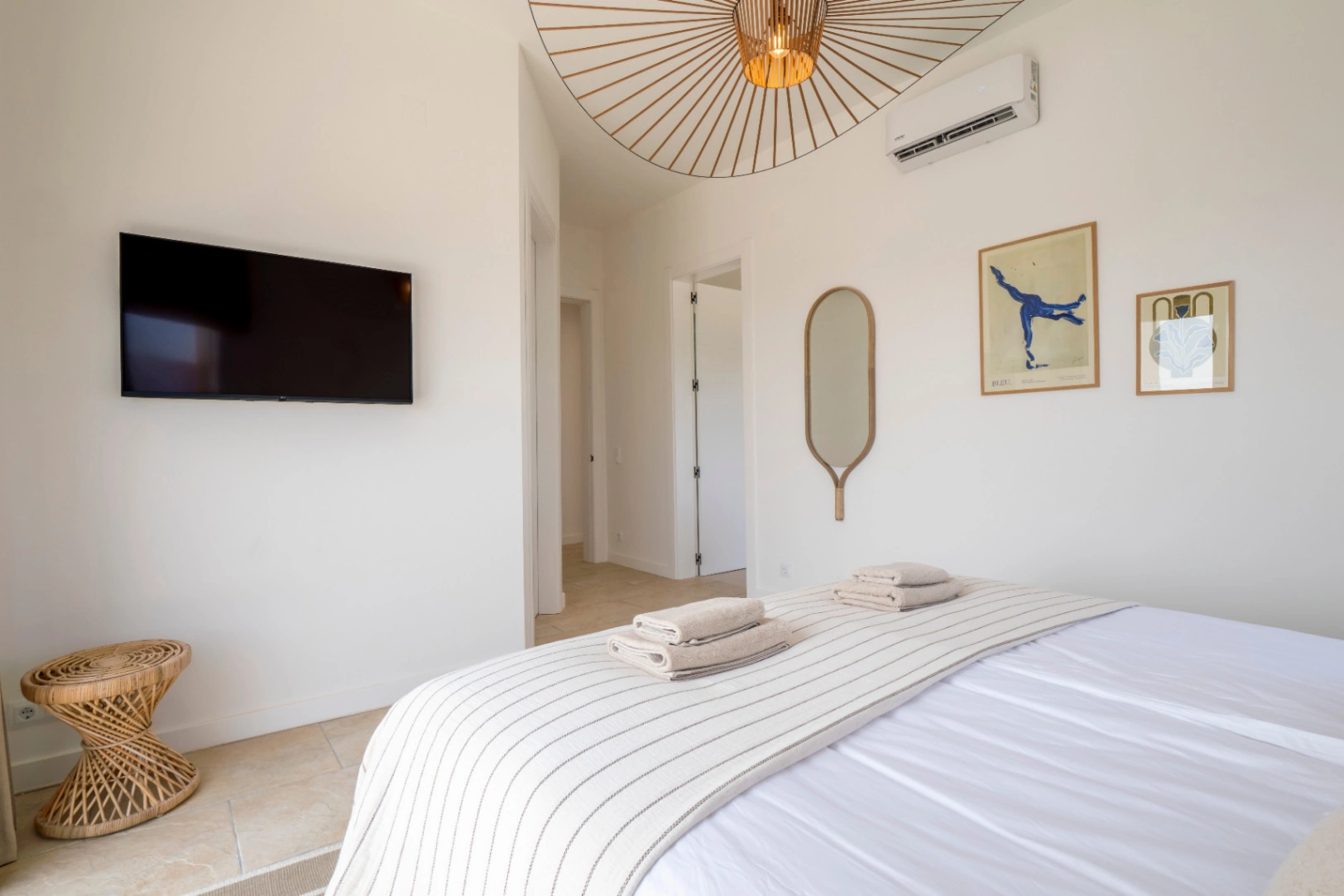 Recently renovated villa with stunning panoramic views of Jávea.