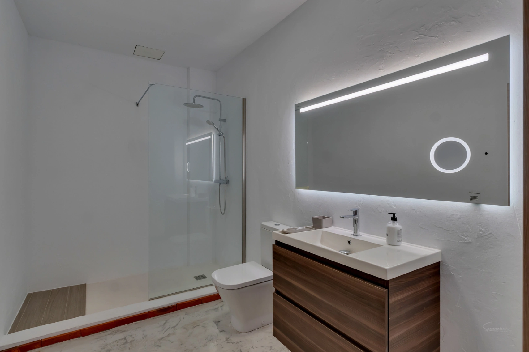 Impresionante Villa a la venta en Jávea, con piscina interior y exterior