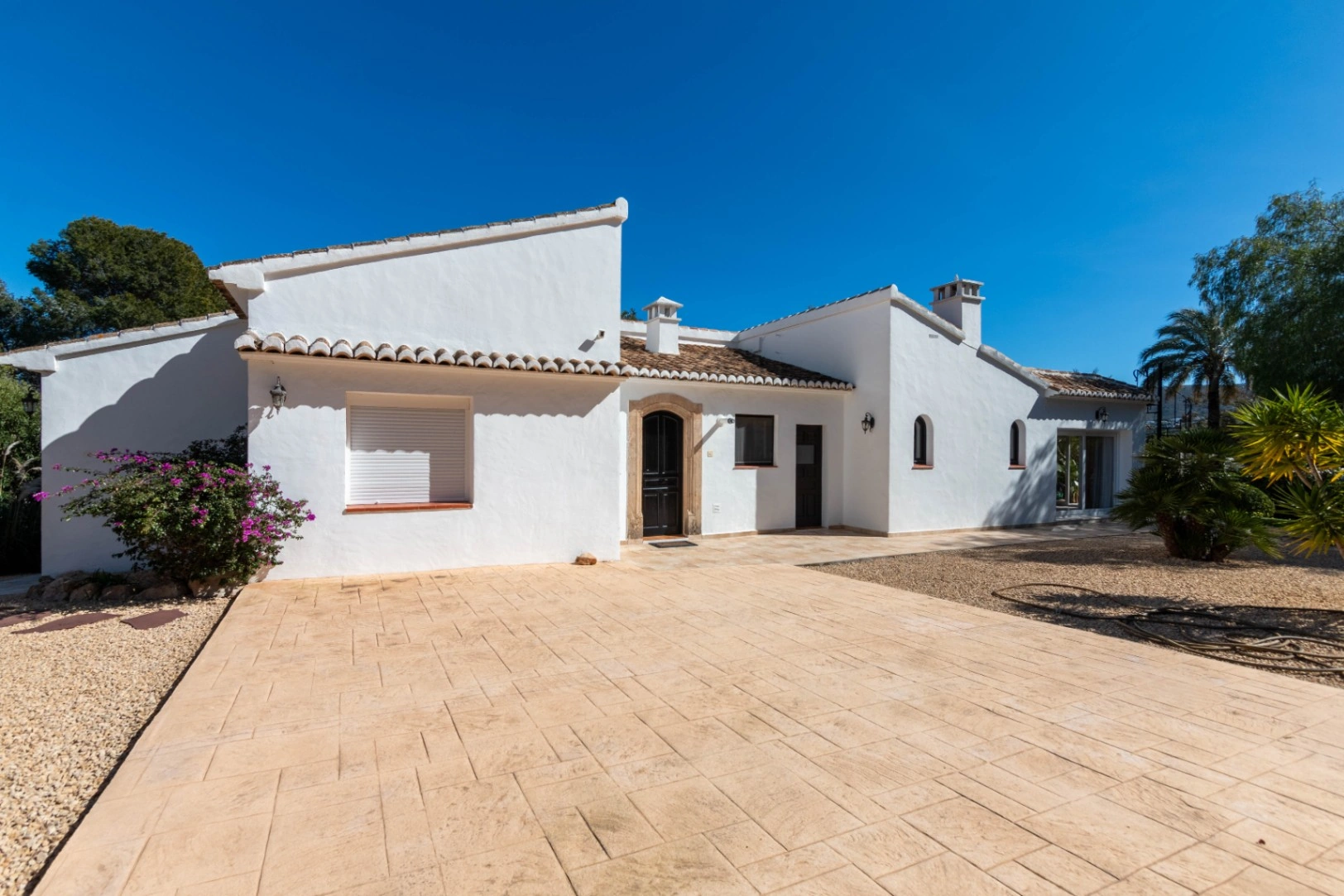 Elegante Chalet en la Prestigiosa Urbanización La Lluca, Jávea