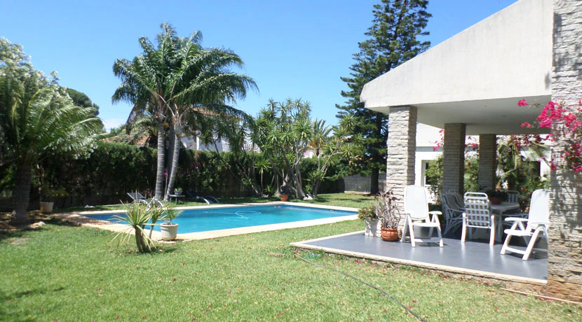 Villa for sale in Denia