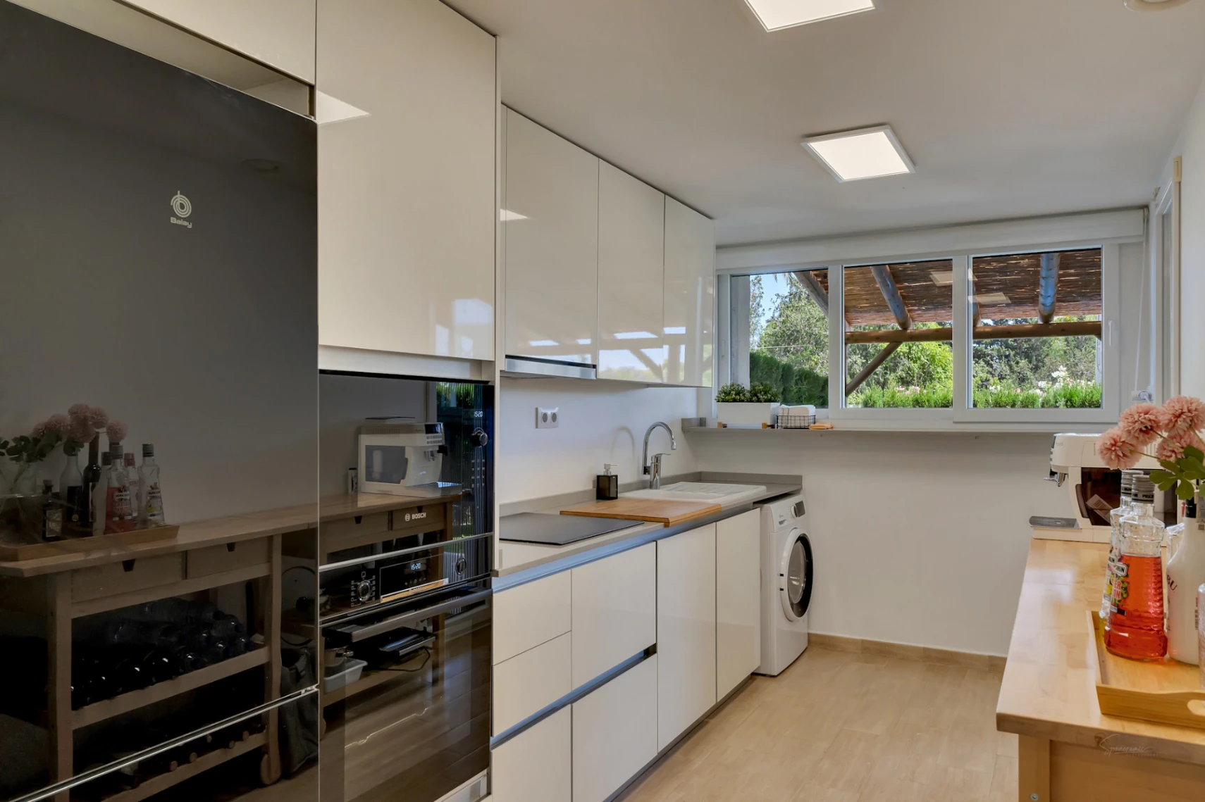 Modernes Reihenhaus mit 4 Schlafzimmern, privatem Garten, Pool und Parkplatz in der Nähe der Altstadt von Jávea.