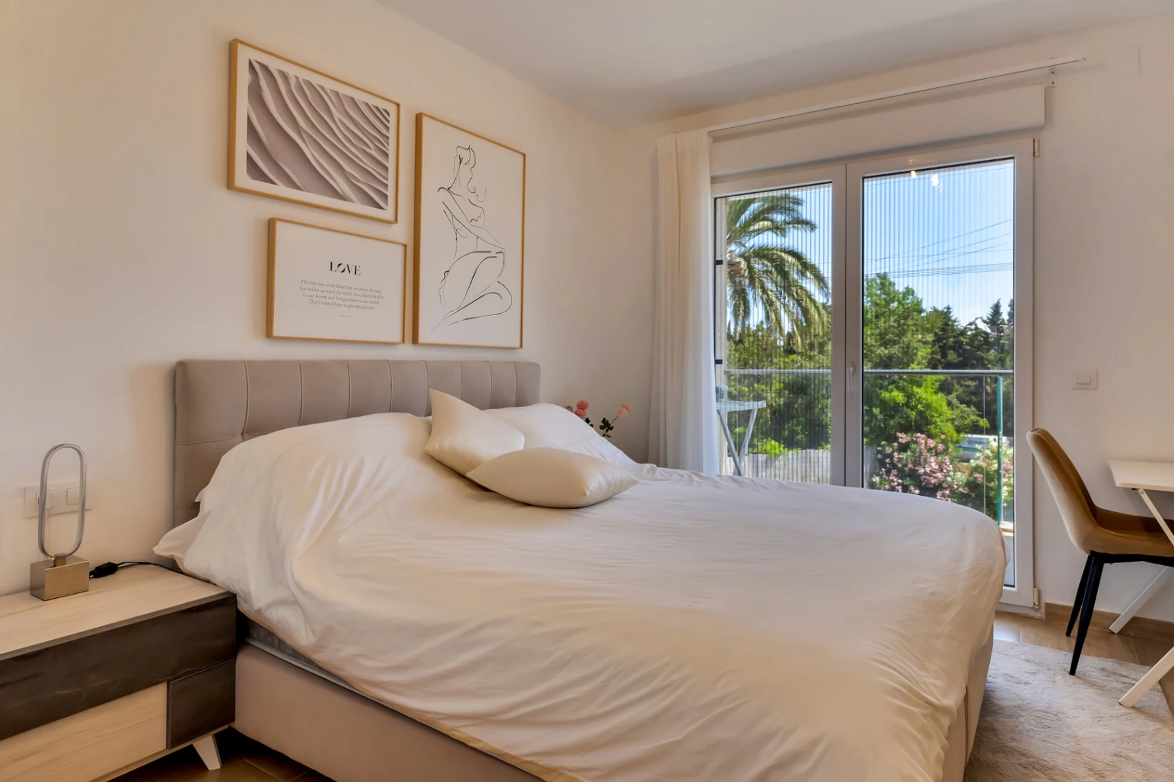 Modernes Reihenhaus mit 4 Schlafzimmern, privatem Garten, Pool und Parkplatz in der Nähe der Altstadt von Jávea.
