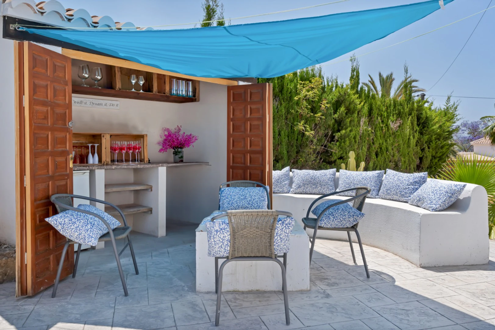 Elegante villa completamente renovada con vistas impresionantes en Rafalet, Jávea