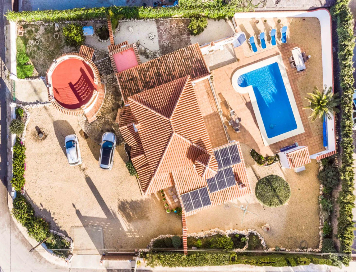 VILLA DE 4 DORMITORIOS EN VENTA EN JAVEA