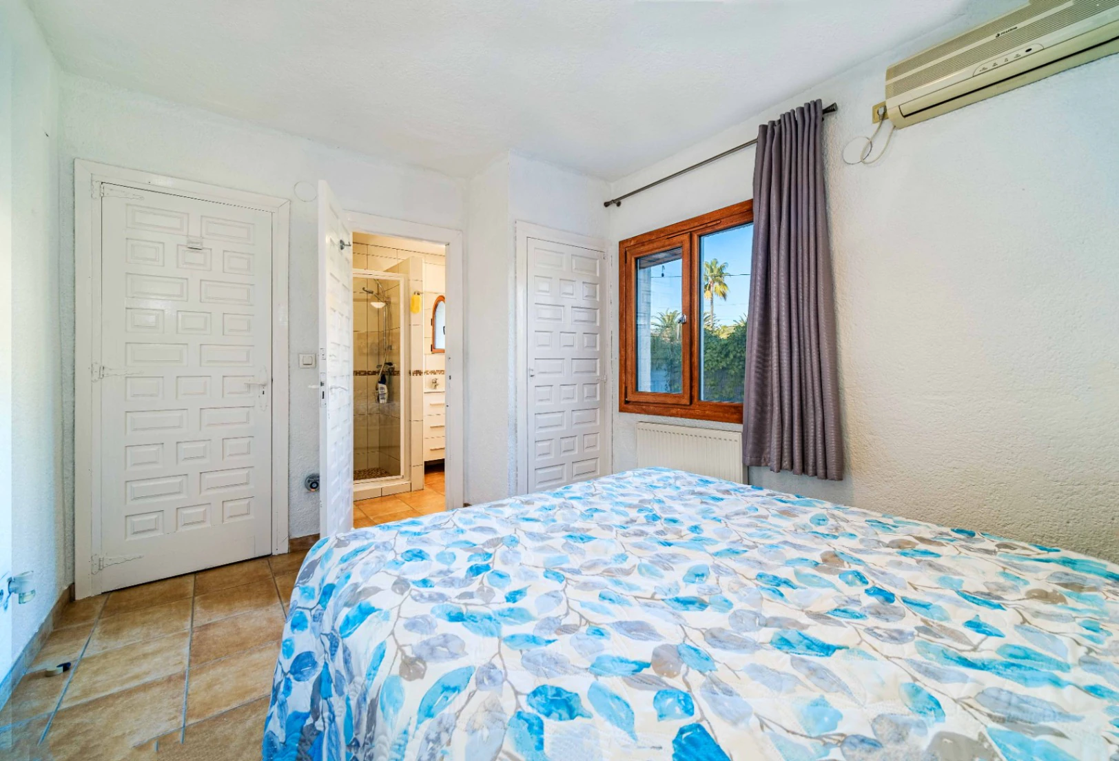 VILLA DE 4 DORMITORIOS EN VENTA EN JAVEA