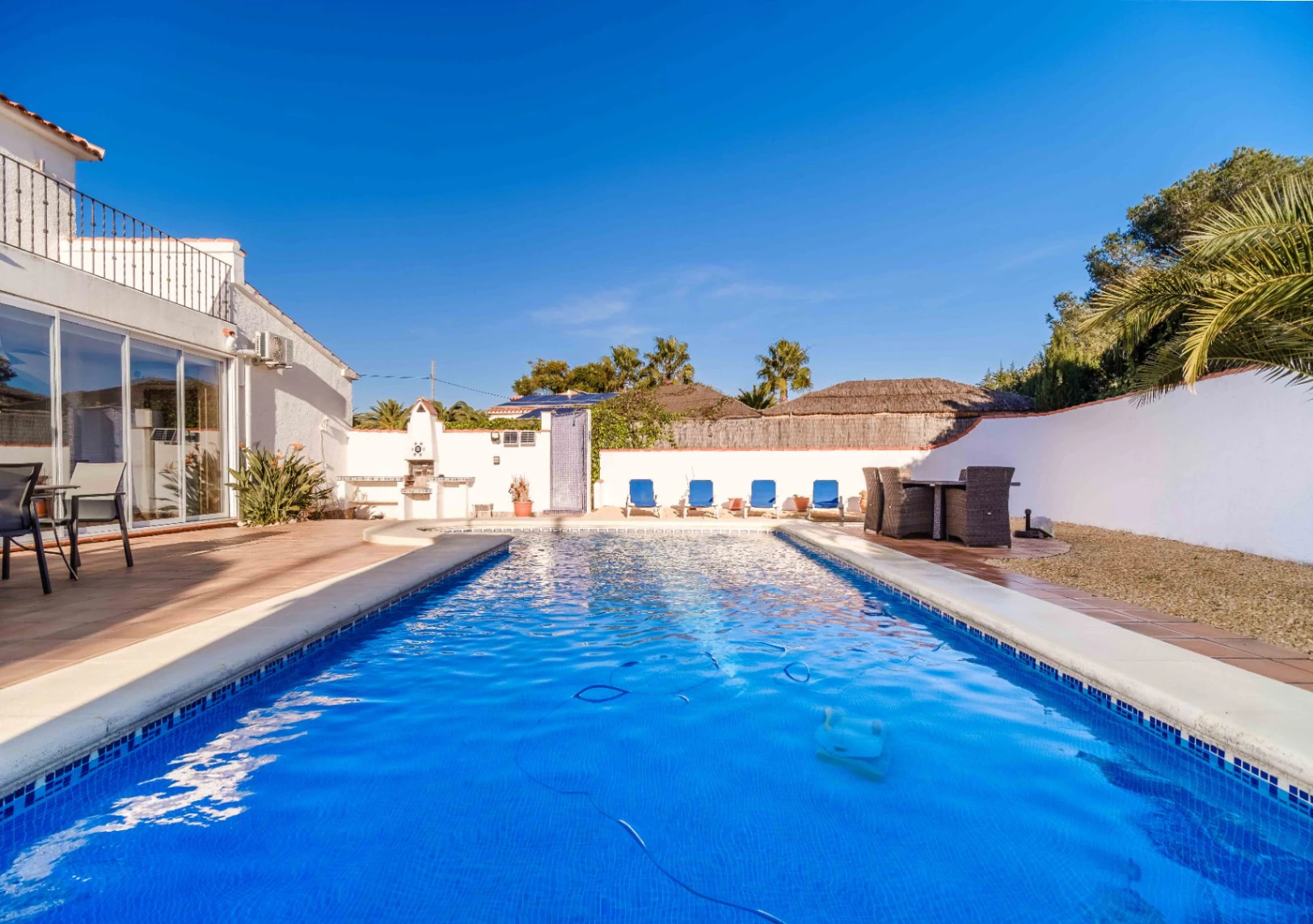 VILLA DE 4 DORMITORIOS EN VENTA EN JAVEA