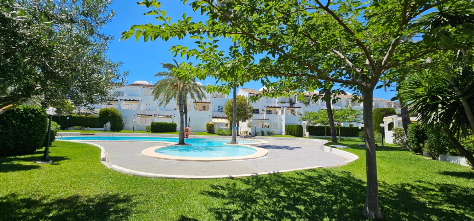 Apartamento en venta de 2 habitaciones en Jávea, Via Augusta