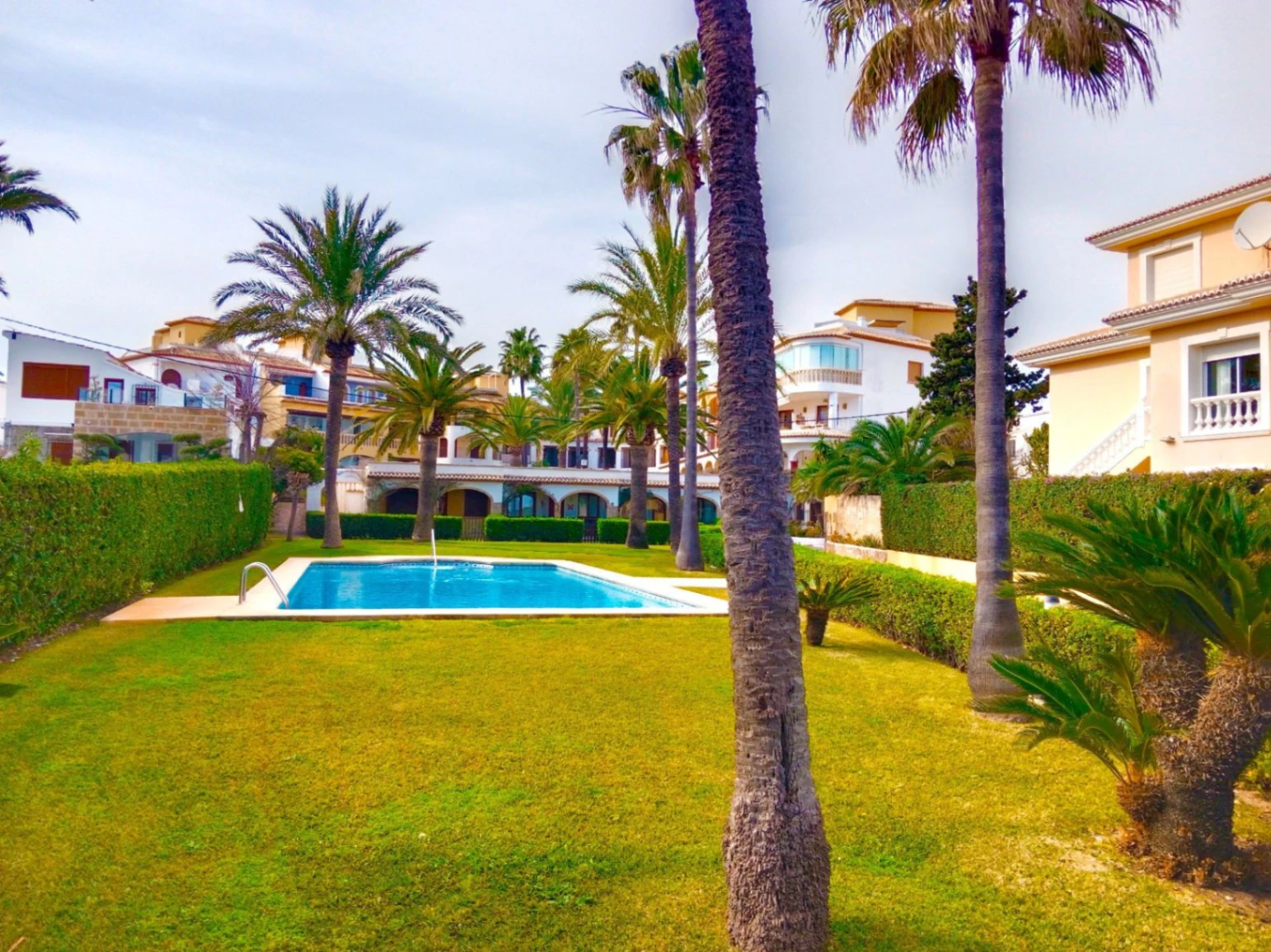 APARTAMENTO CON VISTA AL MAR EN VENTA EN JAVEA