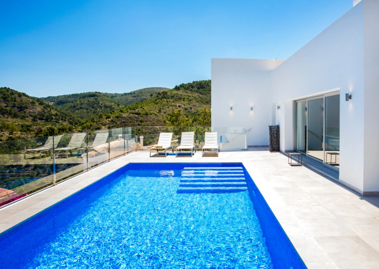Villa for sale in Orba: Minimalist luxury, with fabulous views