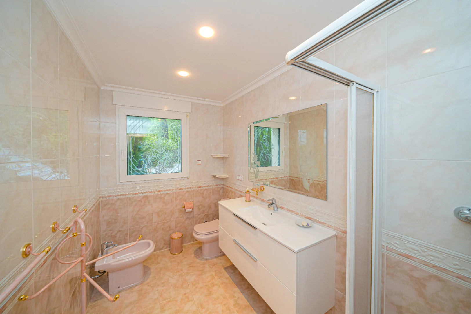 Villa for sale in Denia: Classic and elegant