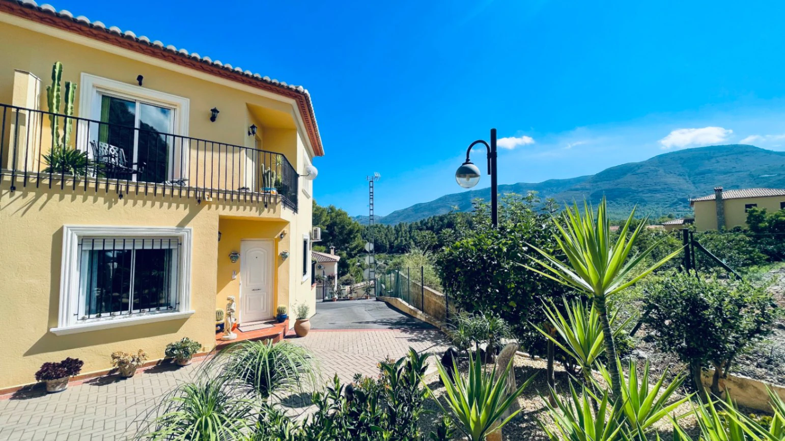 Townhouse for sale in Murla: Luxurious and spacious