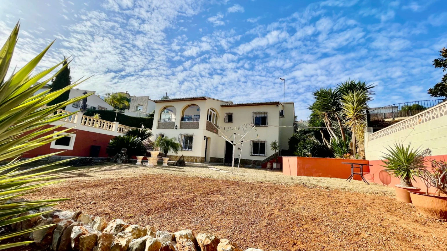 Villa for sale in Alcalali: Fabulous mountain views, excellent privacy