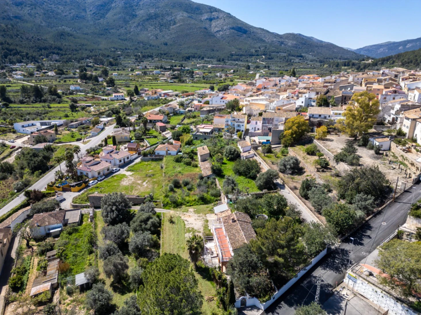 Villa for sale in Parcent: Exciting investment opportunity