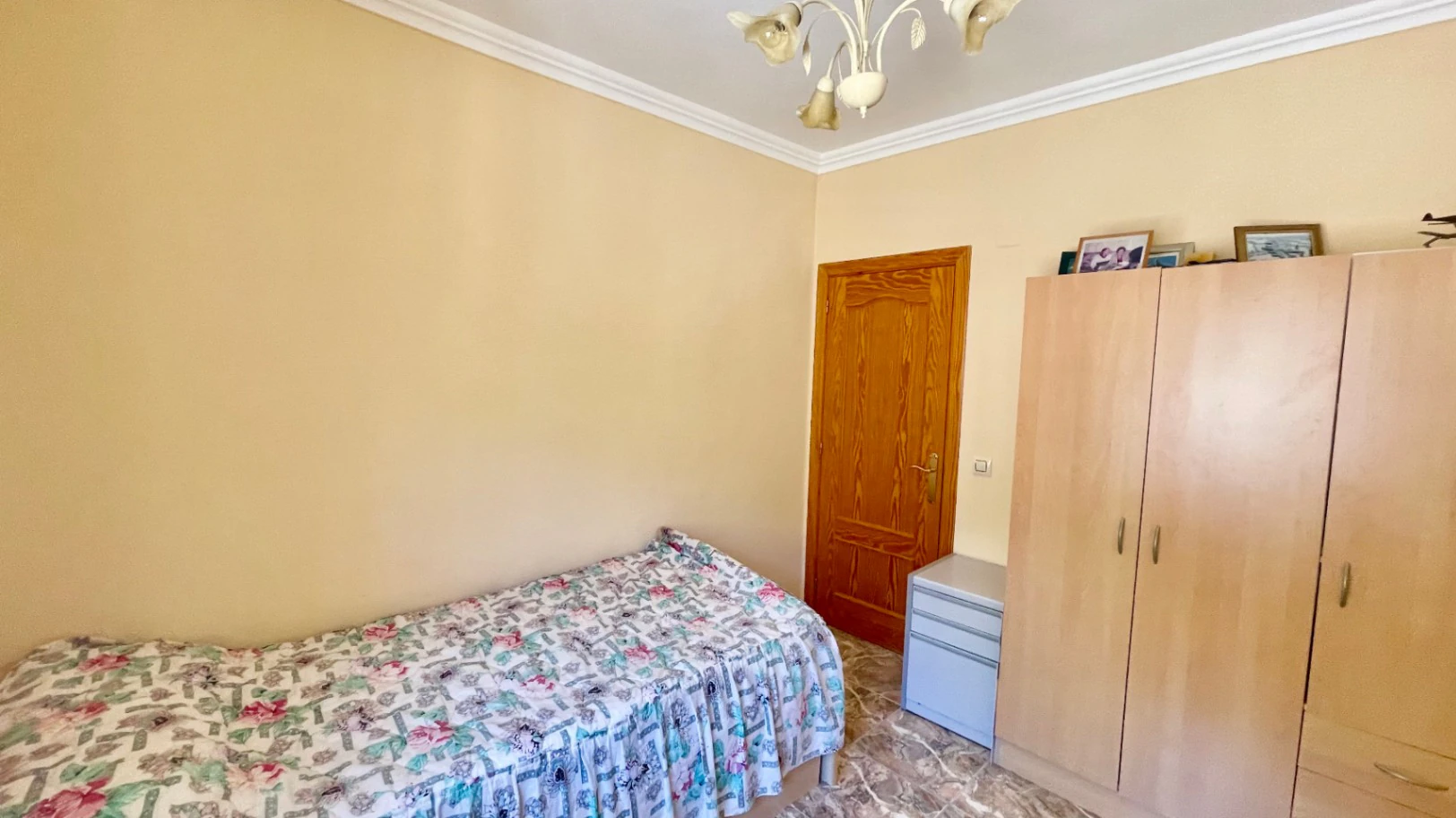 Villa for sale in Parcent: Private, corner plot