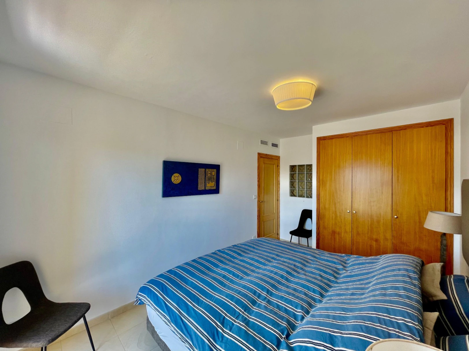 Modern townhouse for sale in Jalon: luxurious, stylish