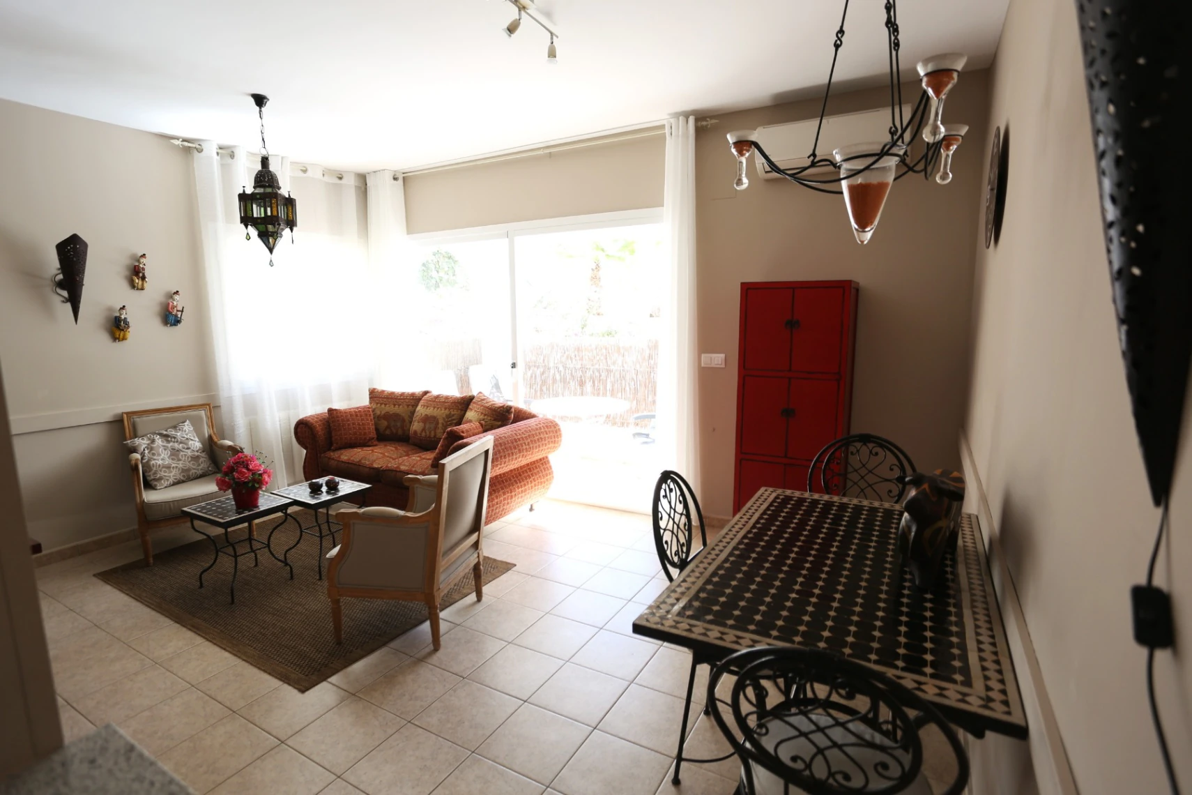 Modern townhouse for sale in Jalon: South-facing