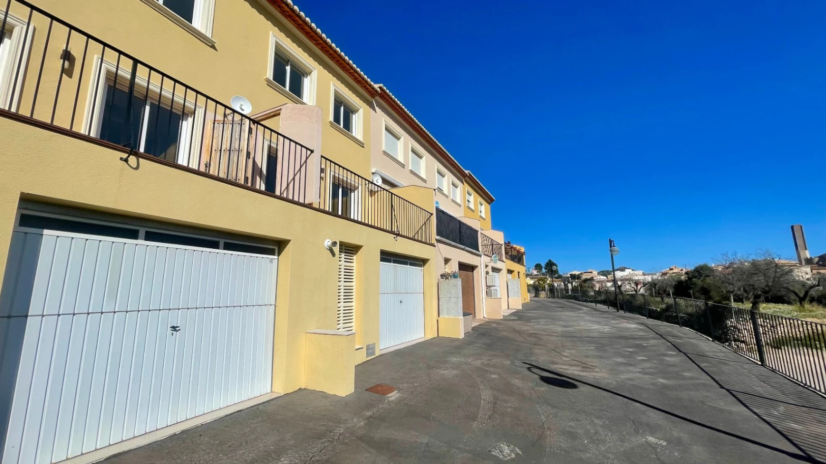 Modern townhouse for sale in Murla: Luxury, contemporary
