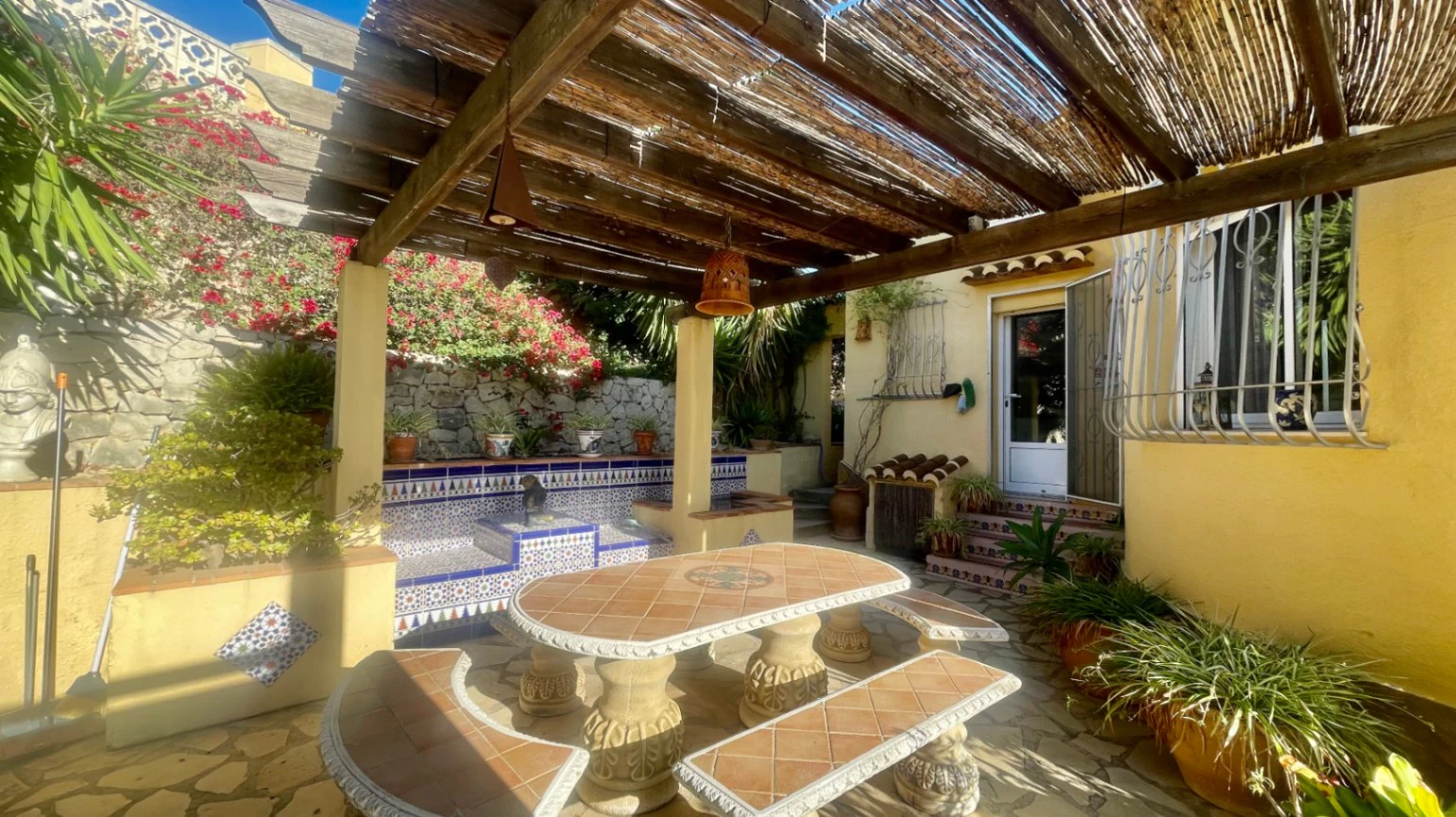 Villa for sale in Alcalali: Stunning views