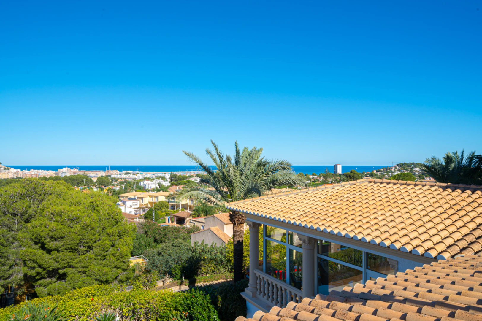 Villa for sale in Denia: Classic and elegant