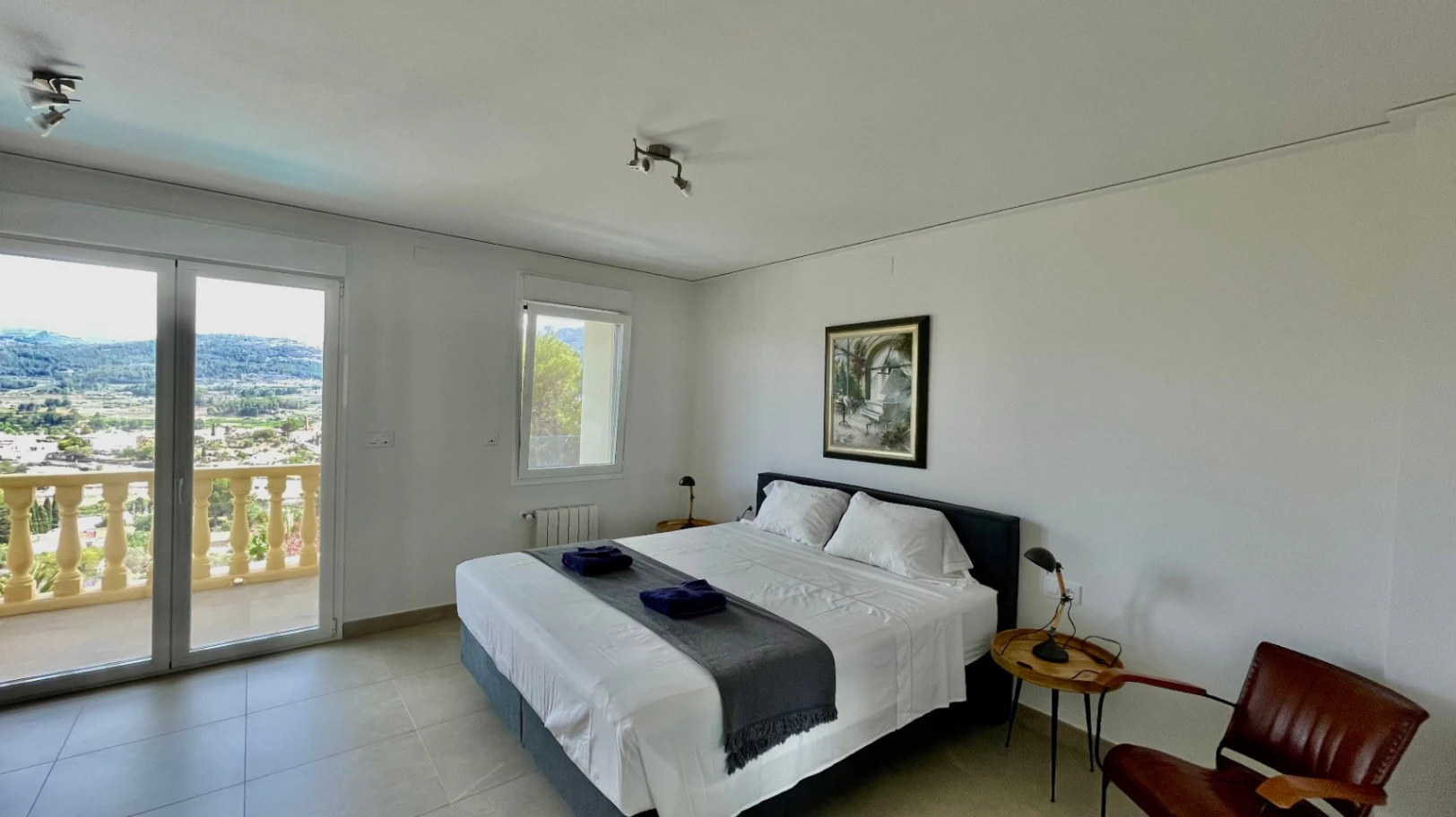 For sale in Alcalali: Modern and elegant