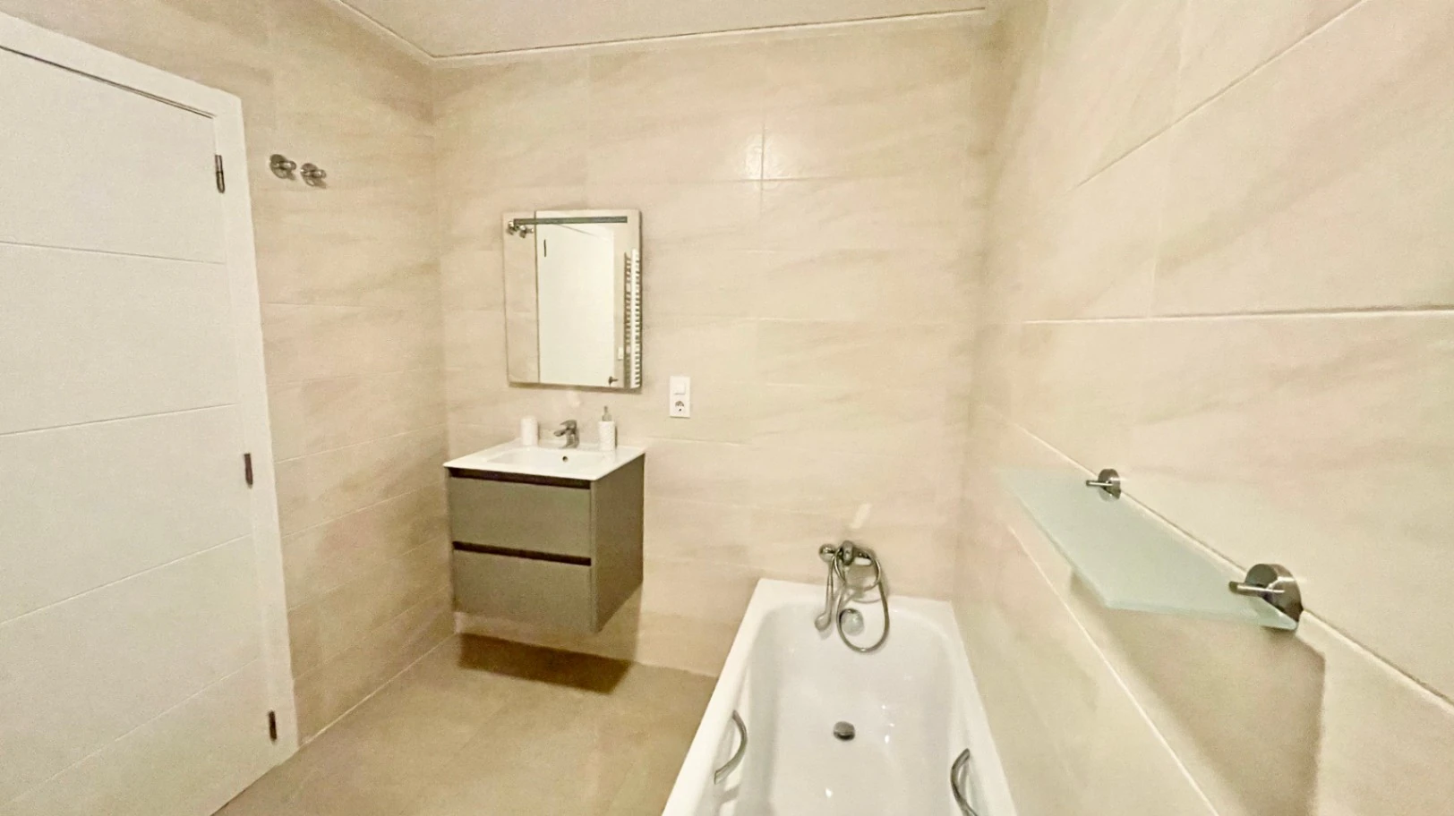 For sale in Alcalali: Modern and elegant