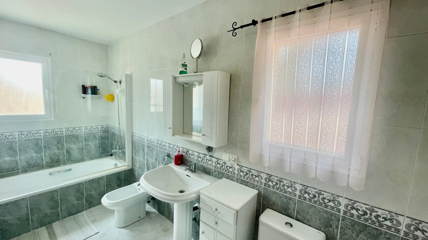Villa for sale in Alcalali: South-facing, private