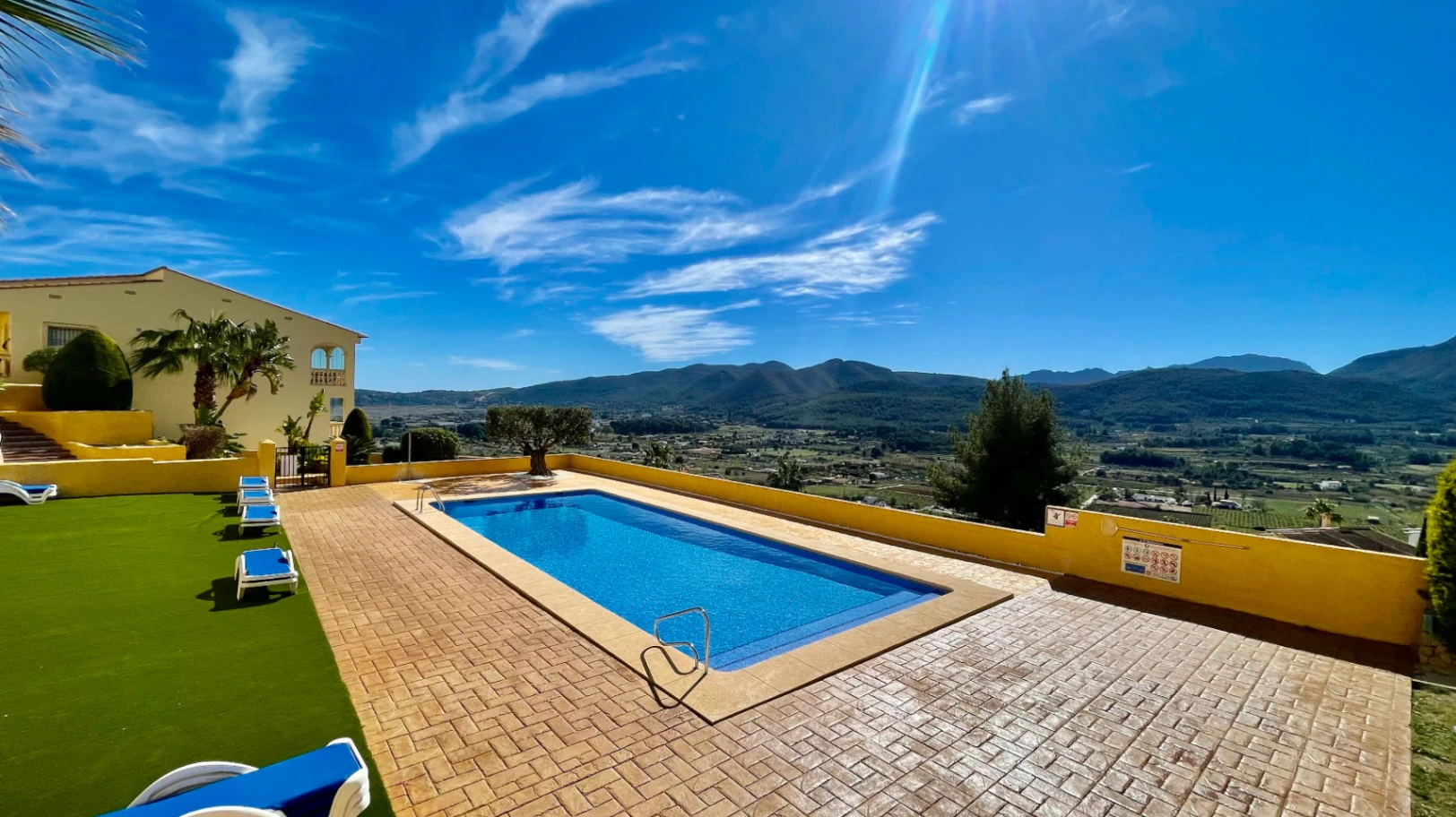 Modern townhouse for sale in Jalon: luxurious, breathtaking views