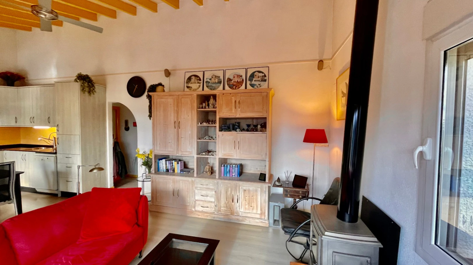 Villa for sale in Jalon: South-facing, separate guest apartment