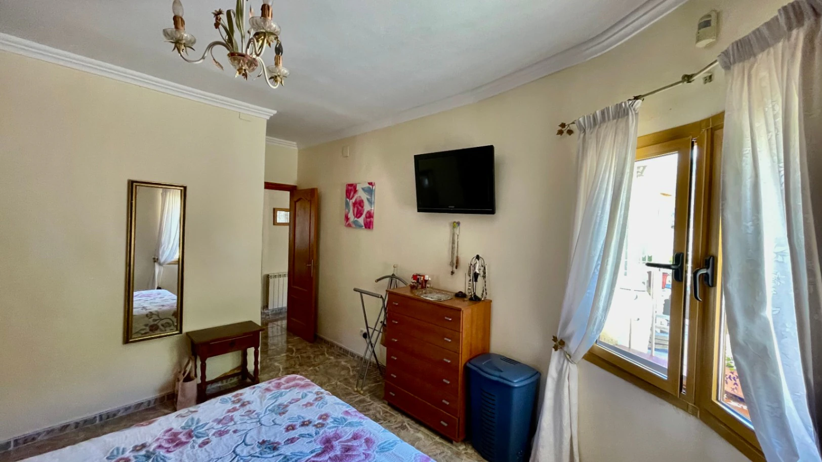 Villa for sale in Parcent: Private, corner plot