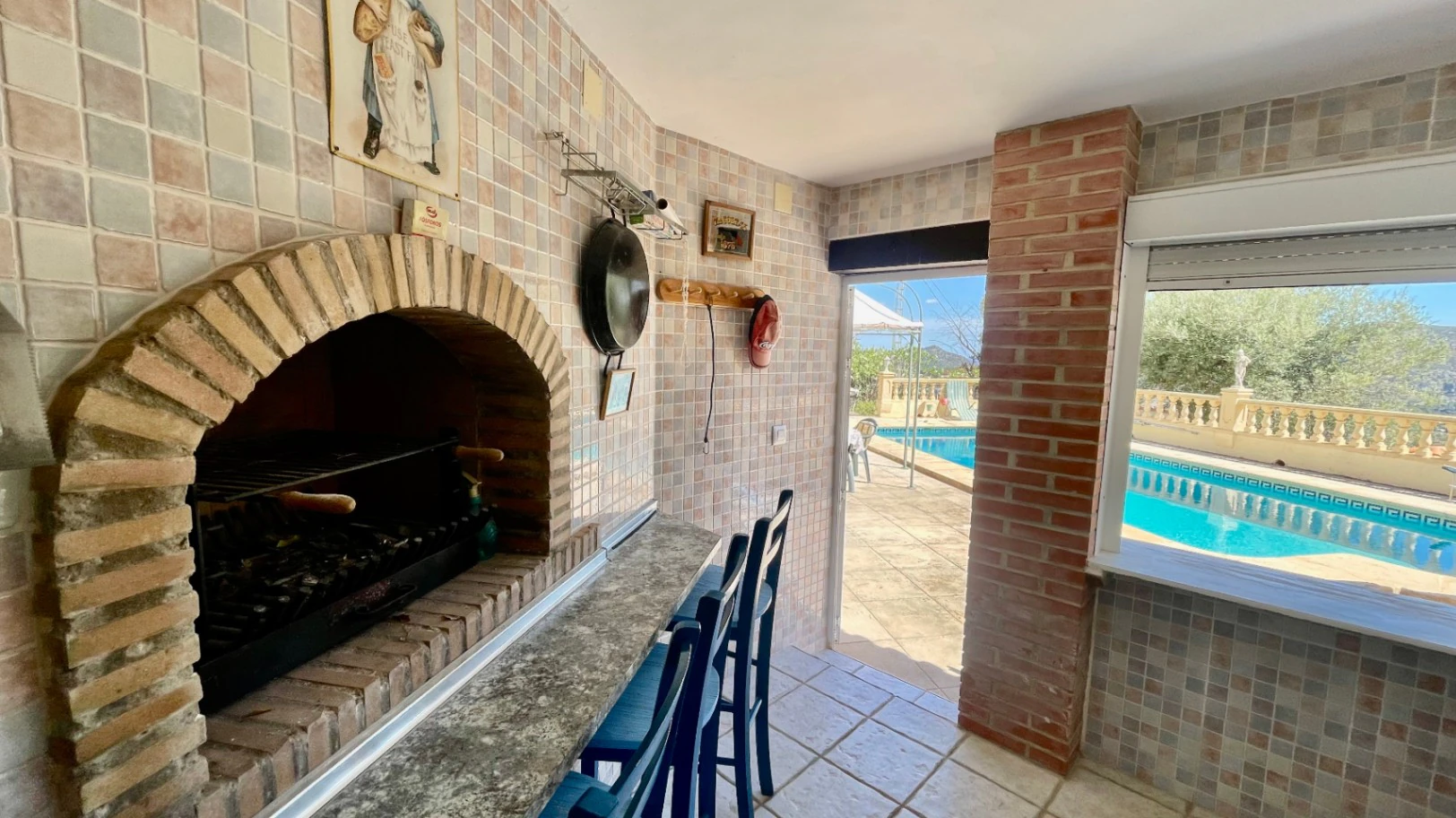 Villa for sale in Parcent: Private, corner plot