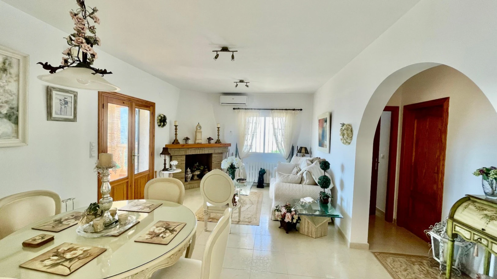 Villa for sale in Jalon: Spectacular, south-facing valley views