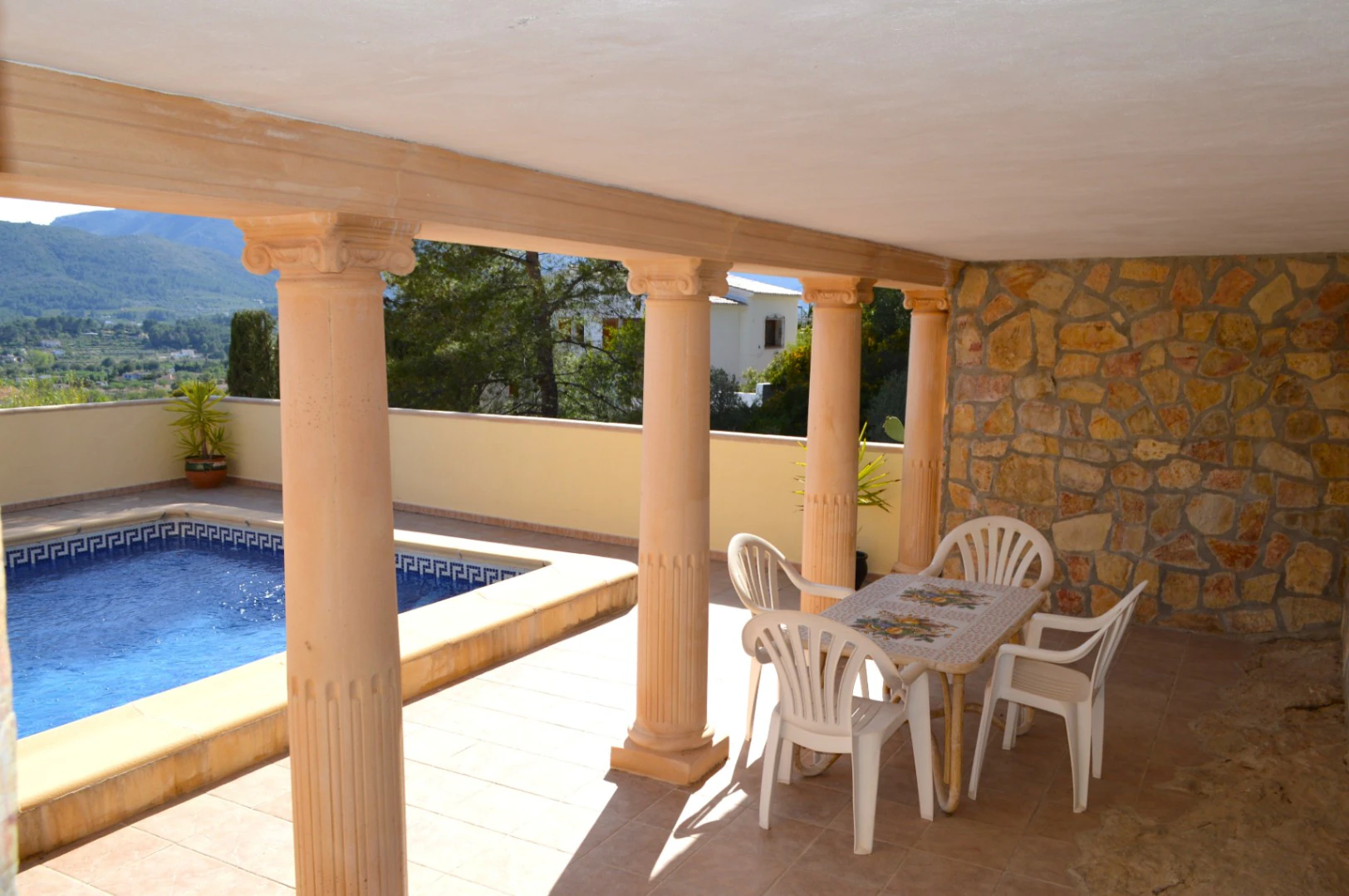 Villa for sale in Jalon: Unique, very private