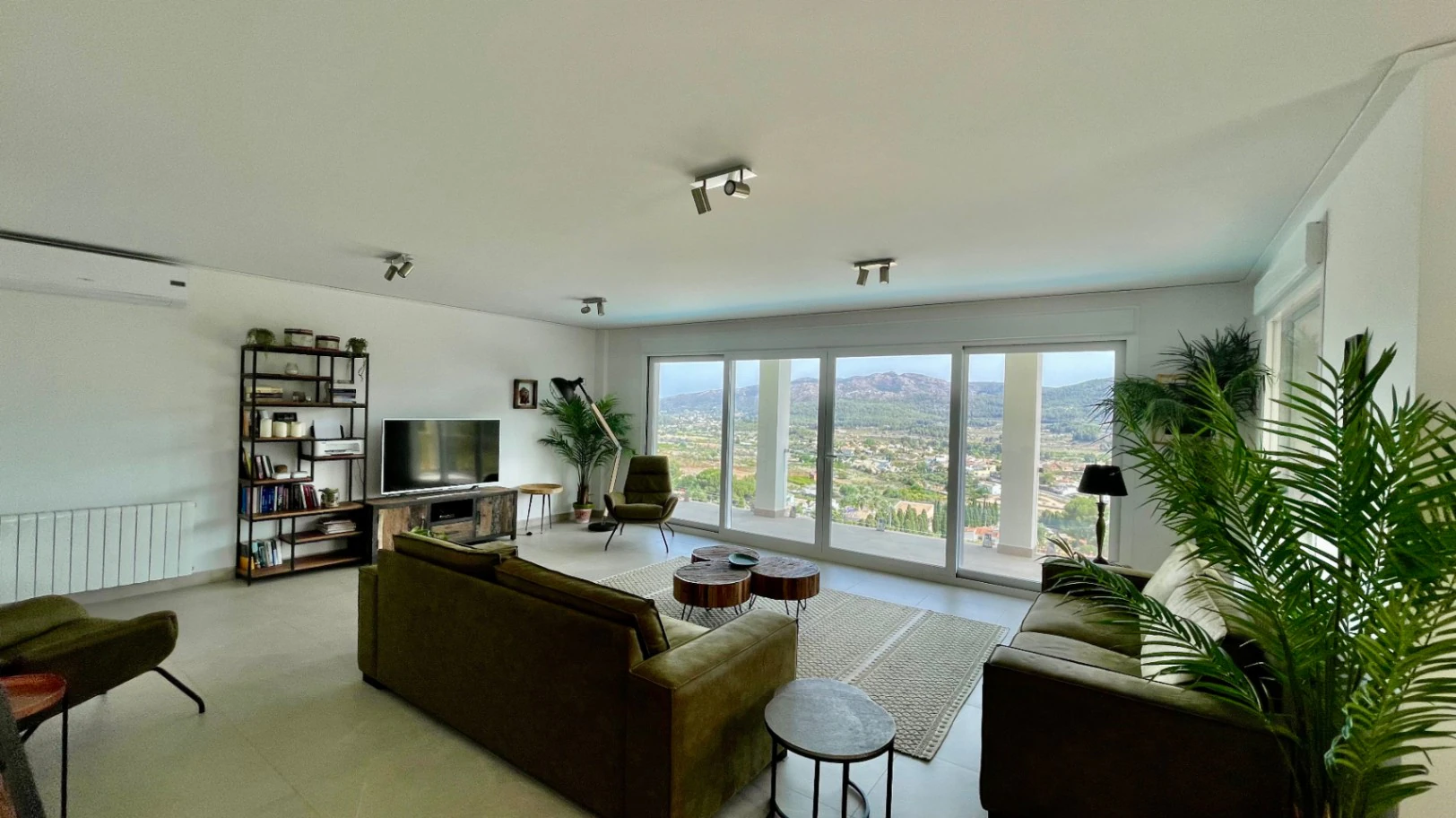 For sale in Alcalali: Modern and elegant