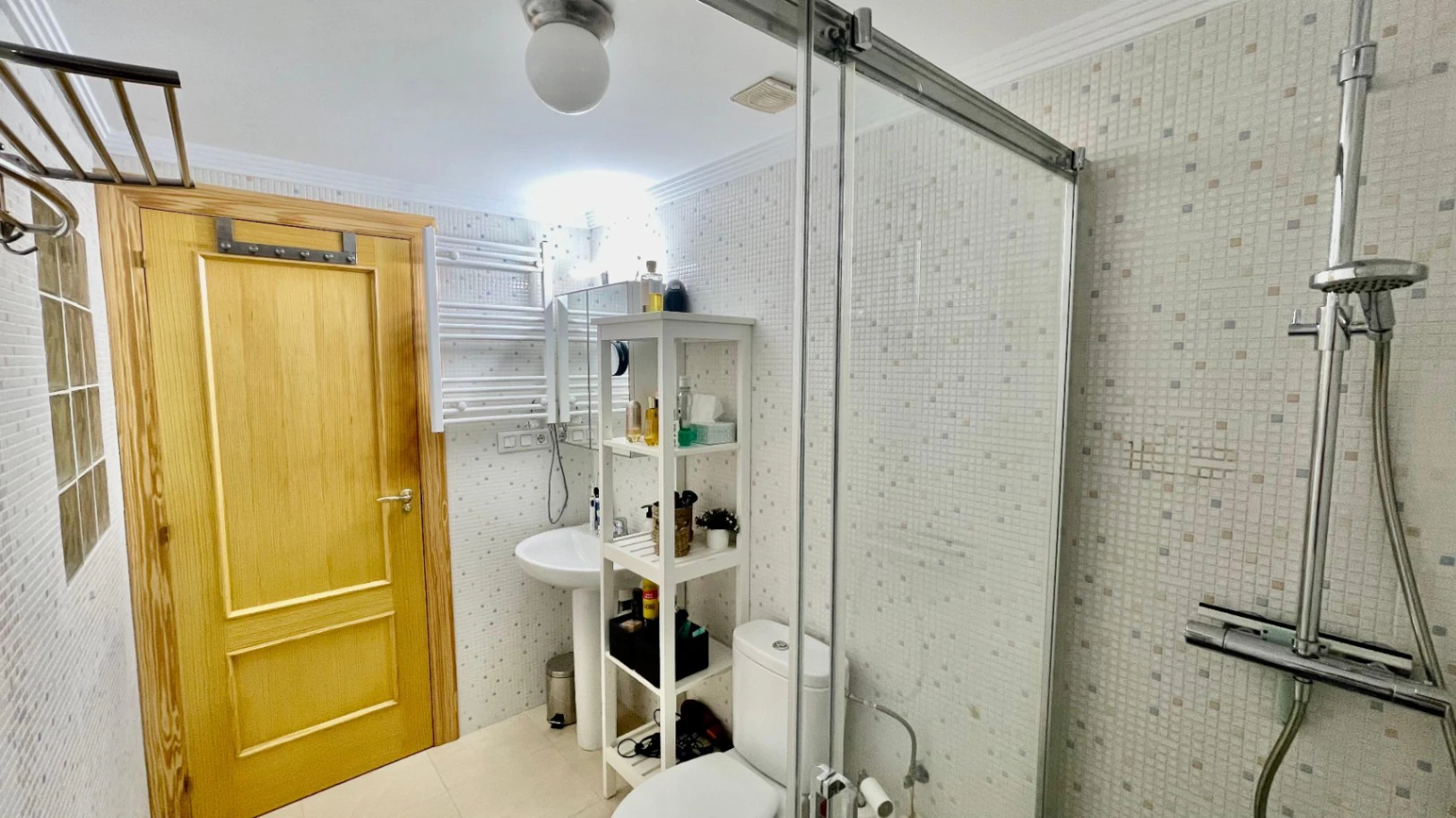 Modern townhouse for sale in Jalon: luxurious, stylish
